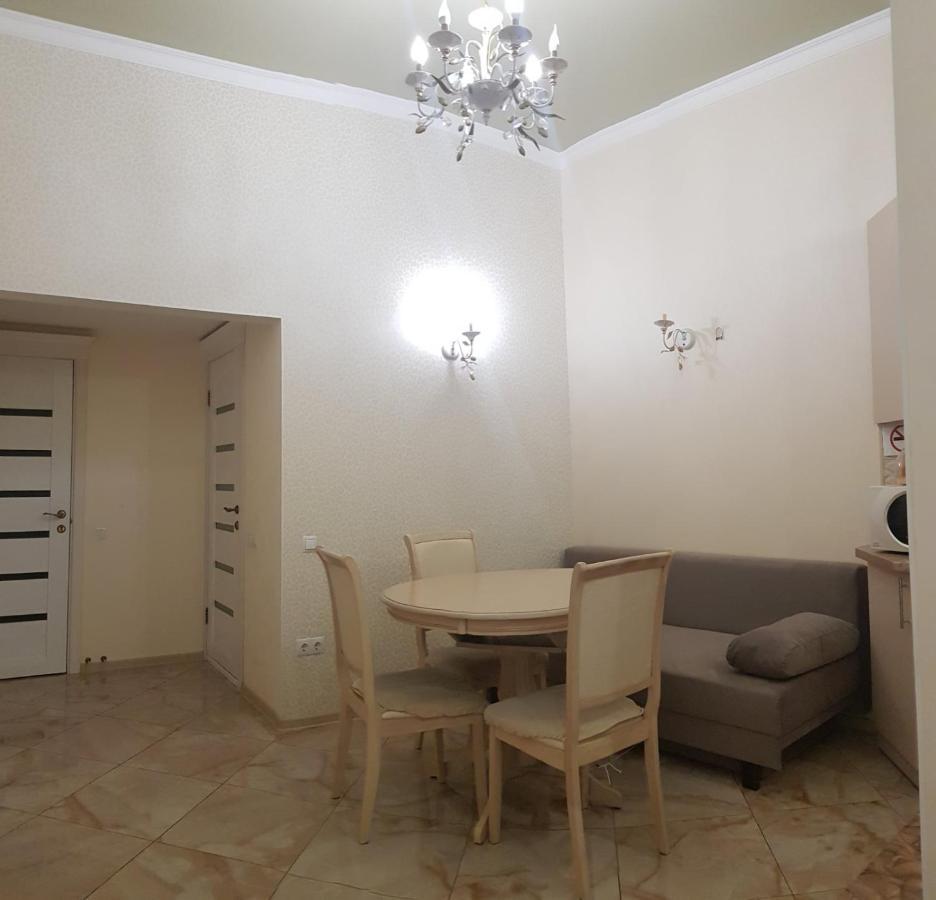 Vip Apartment In The Very Center Of Odessa With Sea View 外观 照片